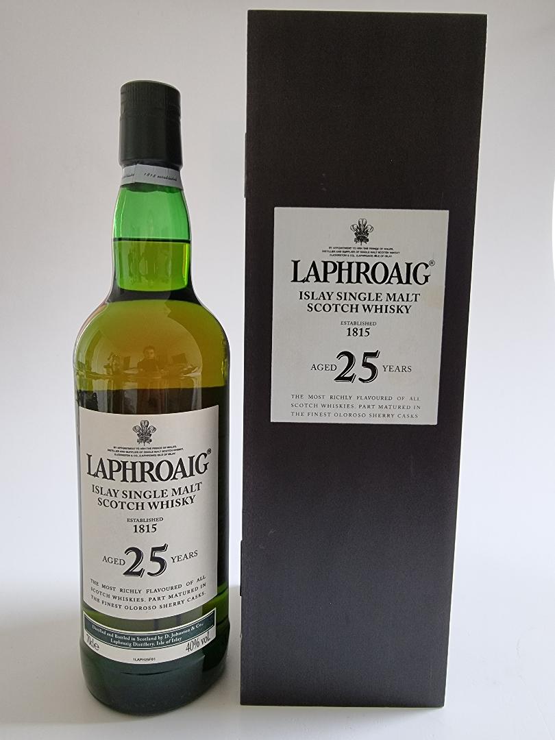 Laphroaig 25 Jahre - 0,7 L (€ 992,86 /l)